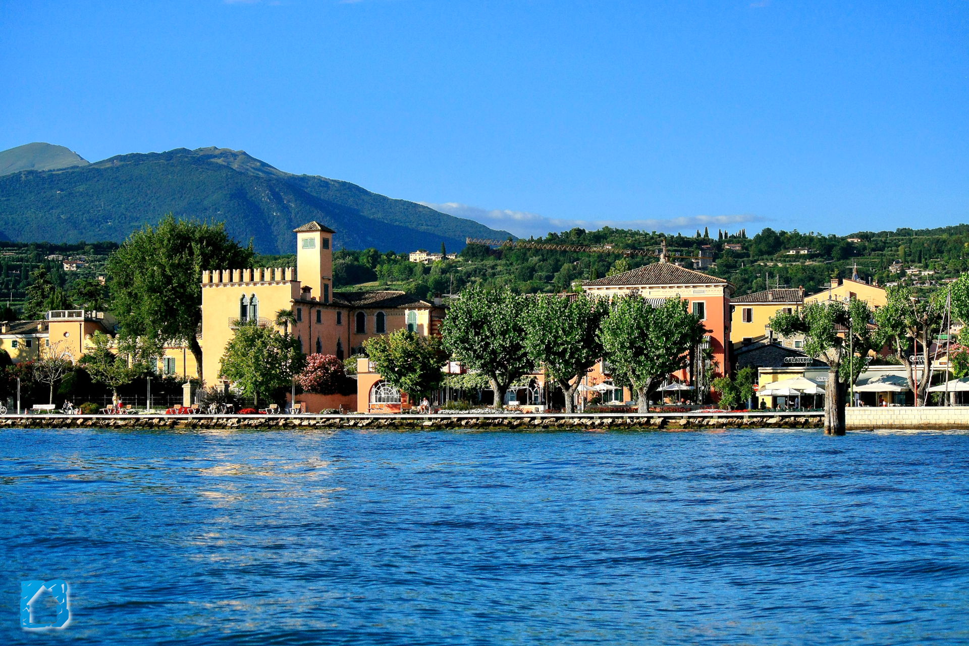 fotografia di Bardolino e il Lago d Garda