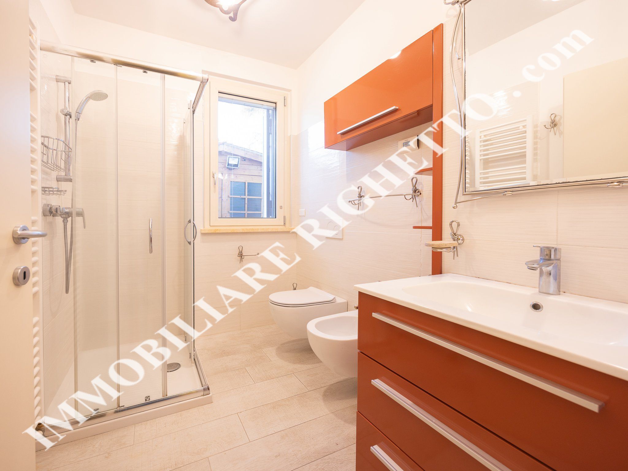 offerta immobile in affitto Recente villa d'angolo a due passi dal centro e dal Lago