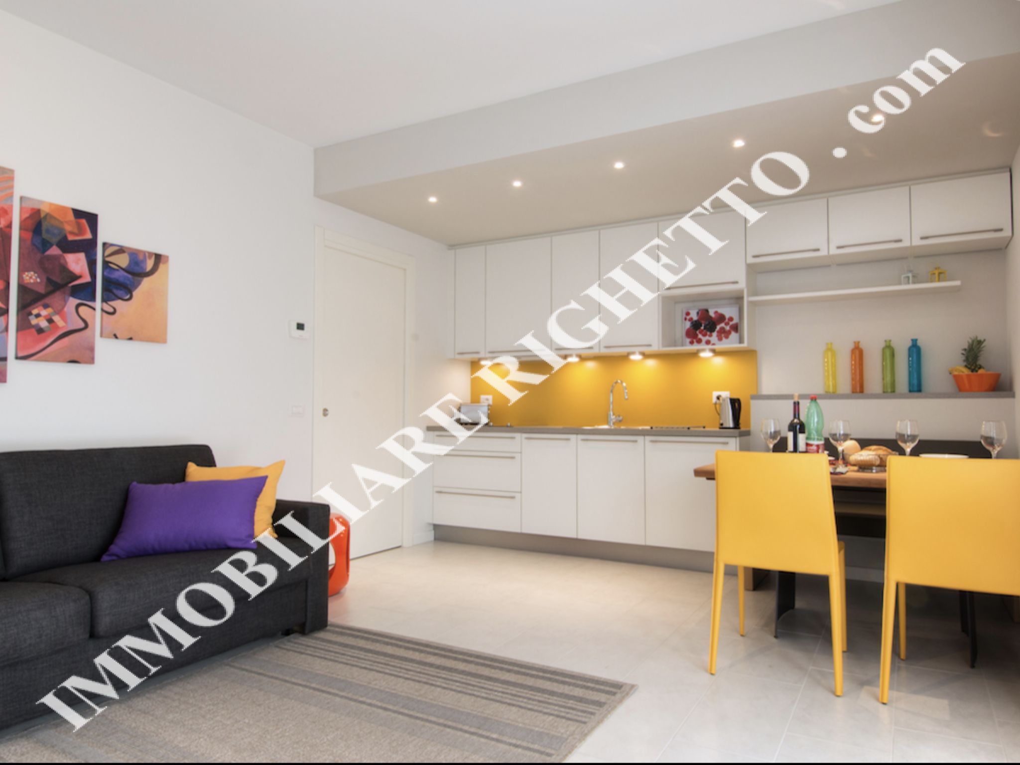 Immobilien zum Verkauf anbieten Geräumige Eckwohnung mit großer Terrasse