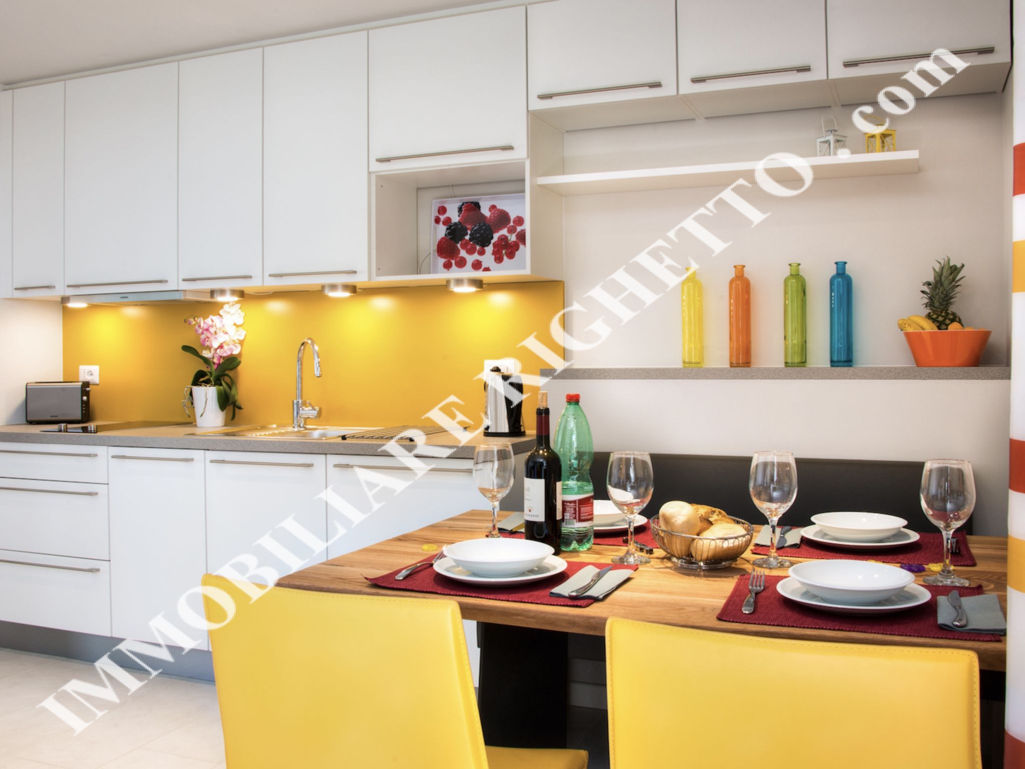 Immobilien zum Verkauf anbieten Geräumige Eckwohnung mit großer Terrasse