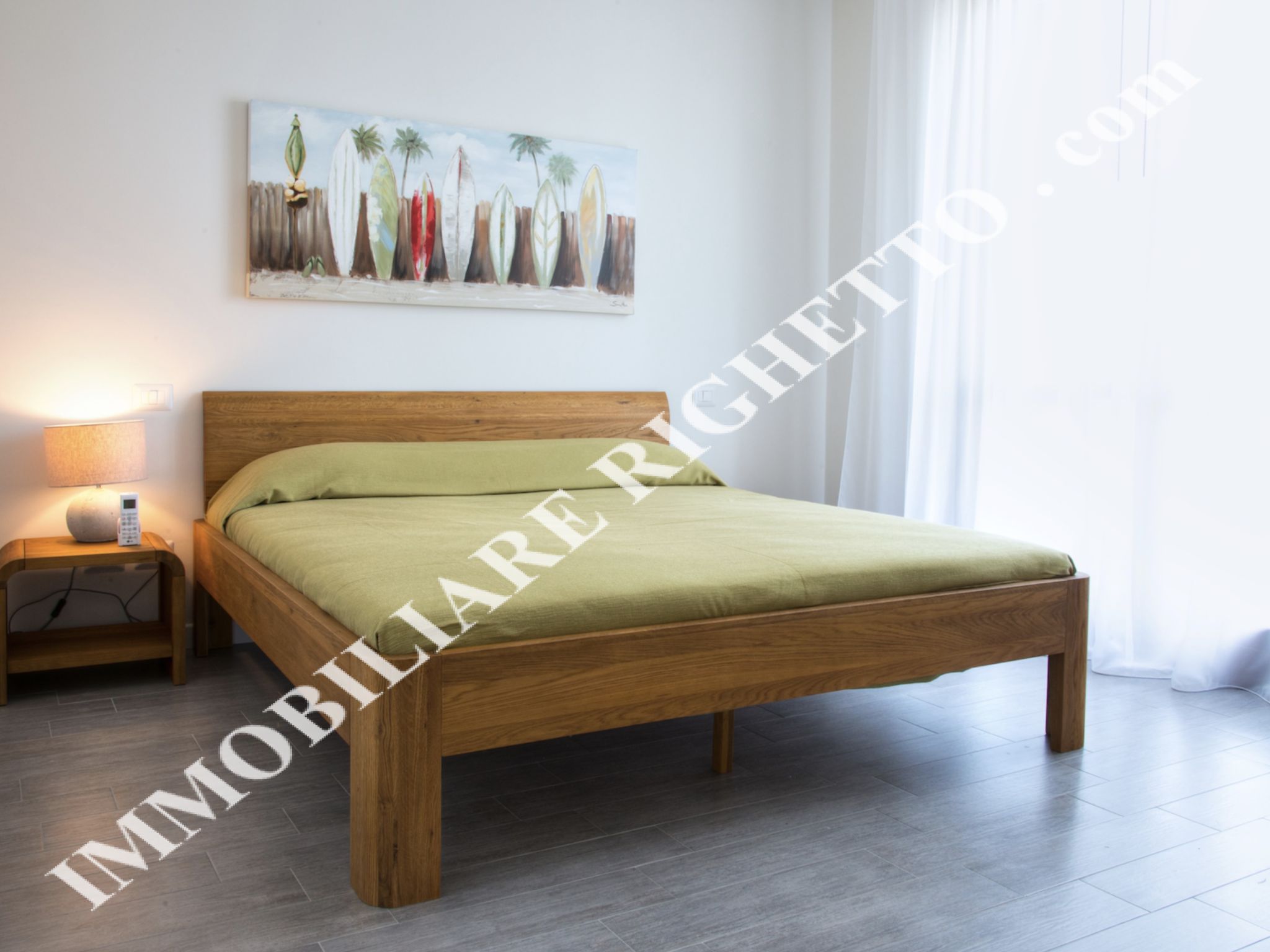 Immobilien zum Verkauf anbieten Geräumige Eckwohnung mit großer Terrasse
