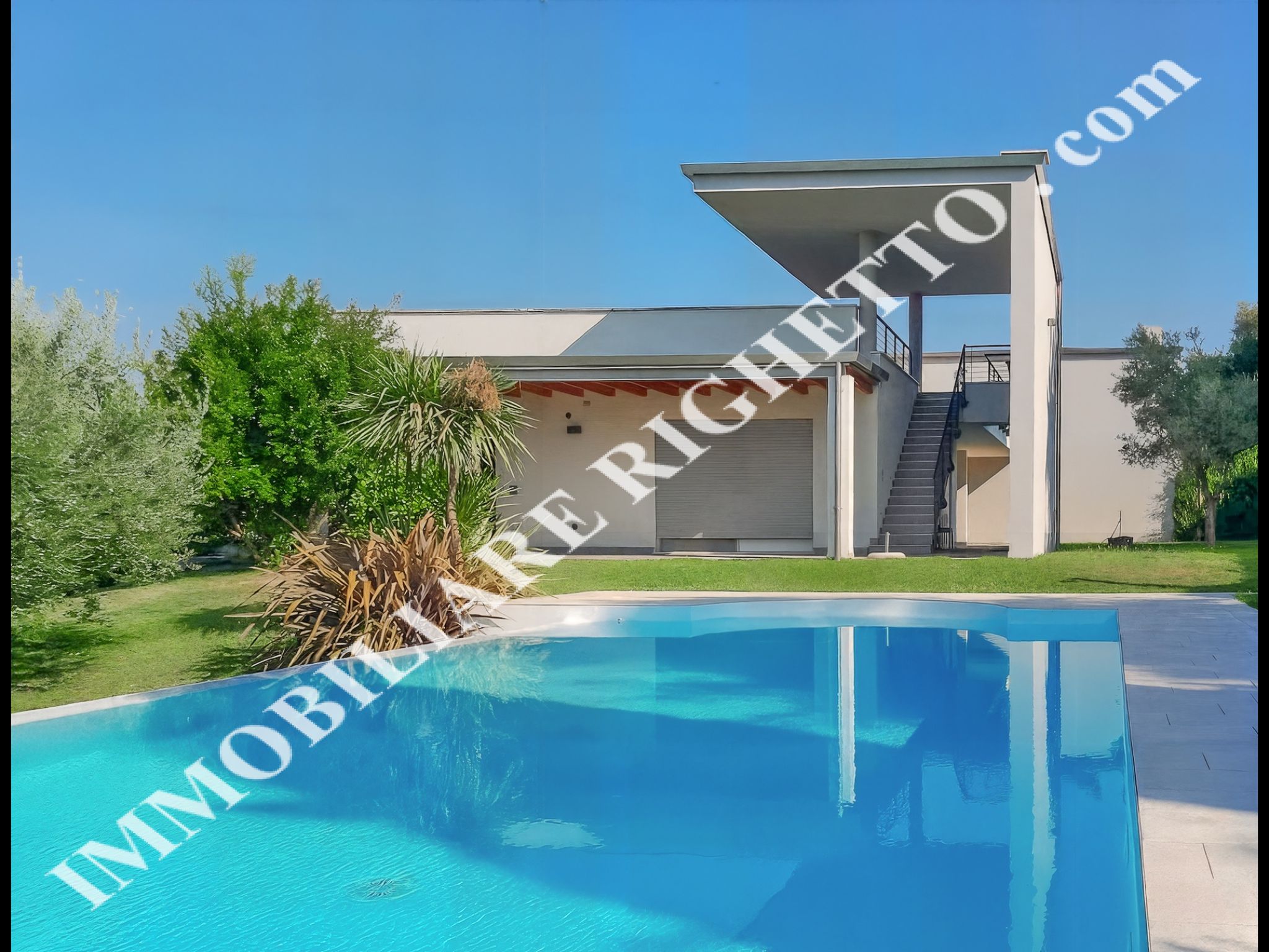 offerta immobile in vendita Moderna Villa con VISTA LAGO