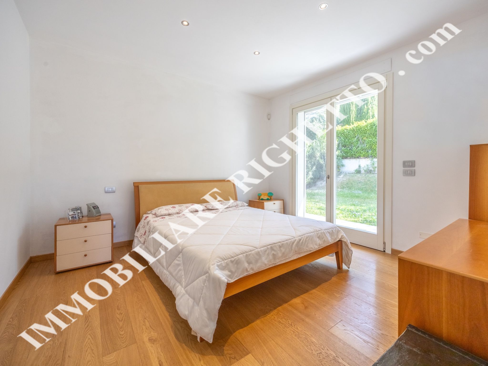 offerta immobile in vendita Moderna Villa con VISTA LAGO