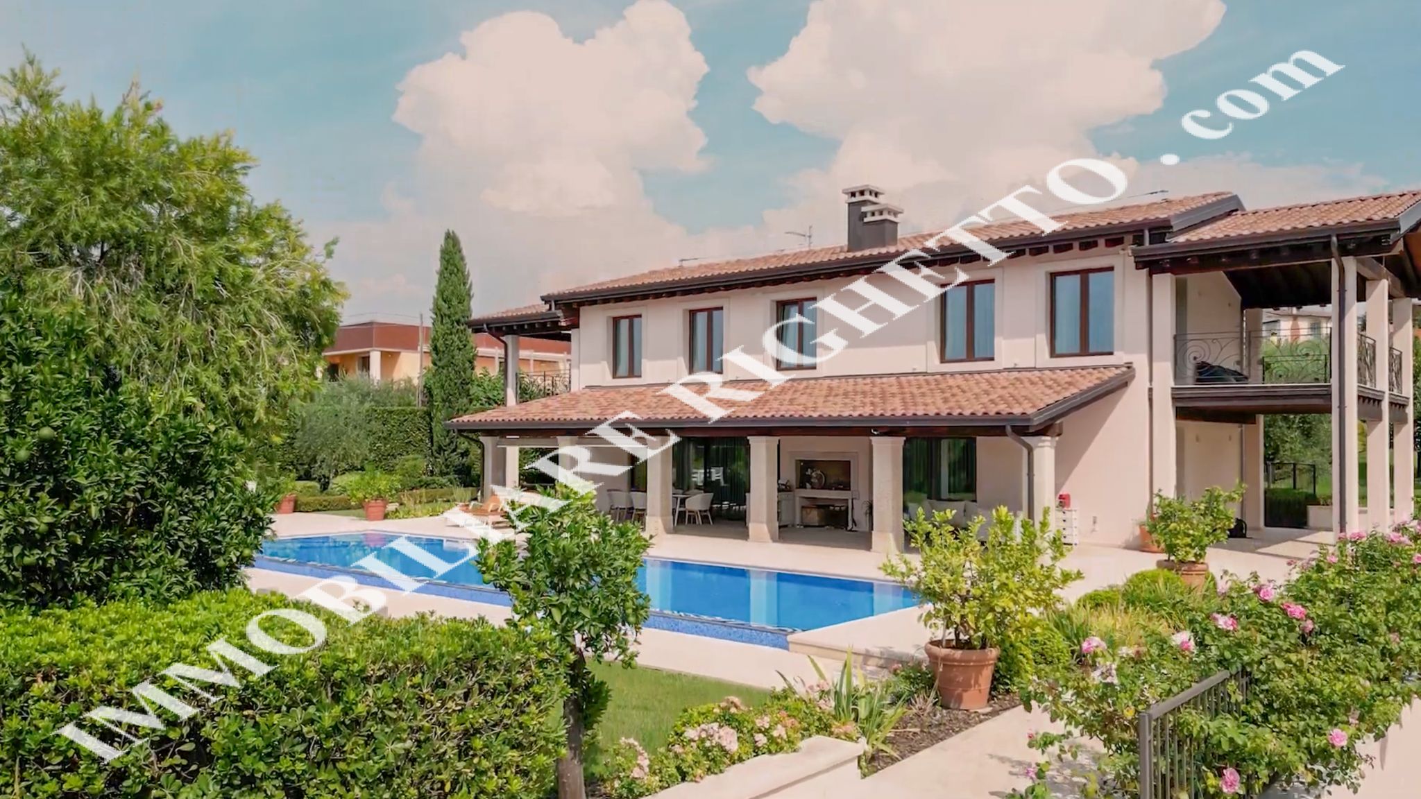 offerta immobile in vendita Villa di Lusso a due passi dal Lago.