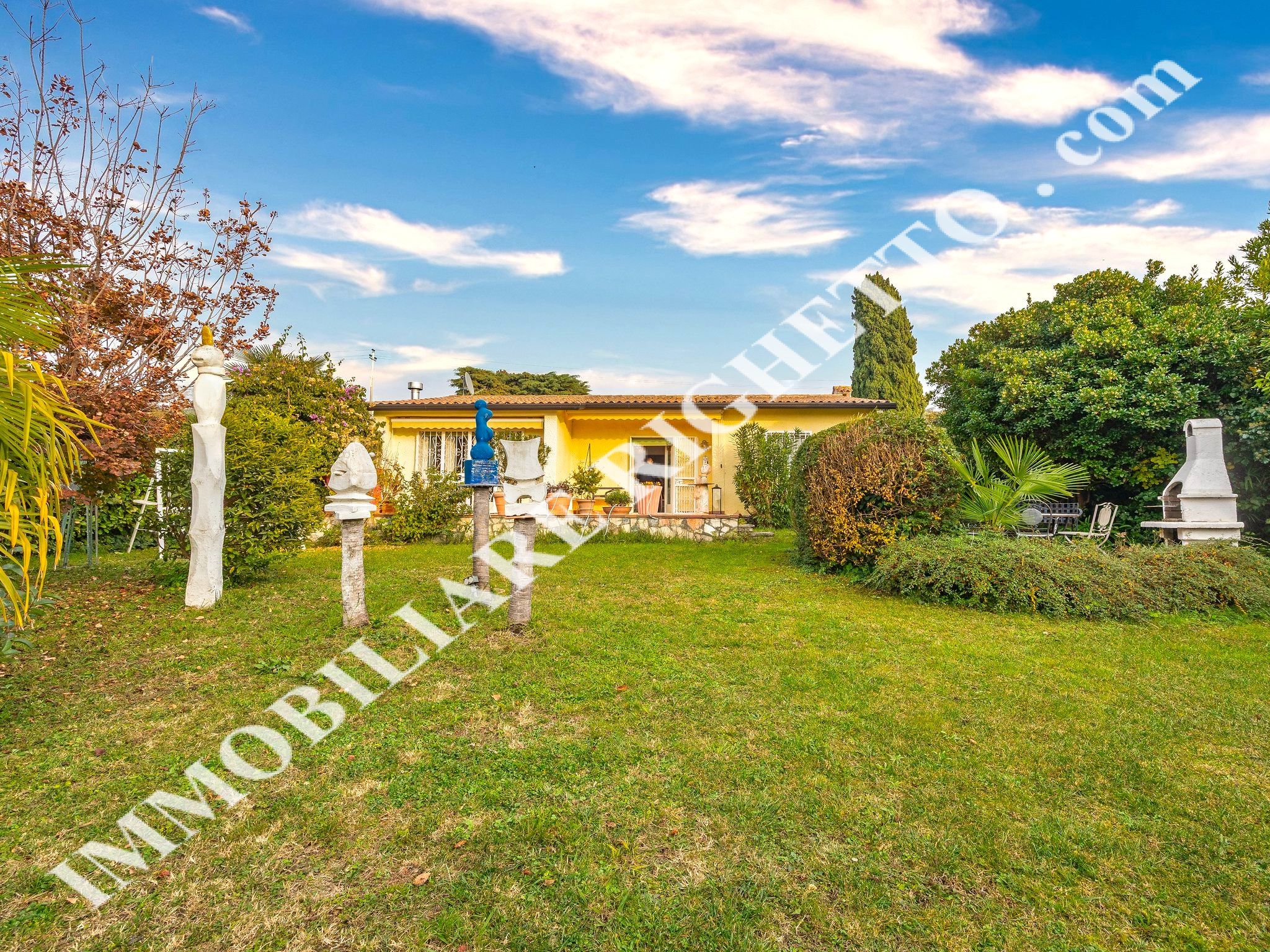 offerta immobile in vendita Villetta singola con grande giardino privato.