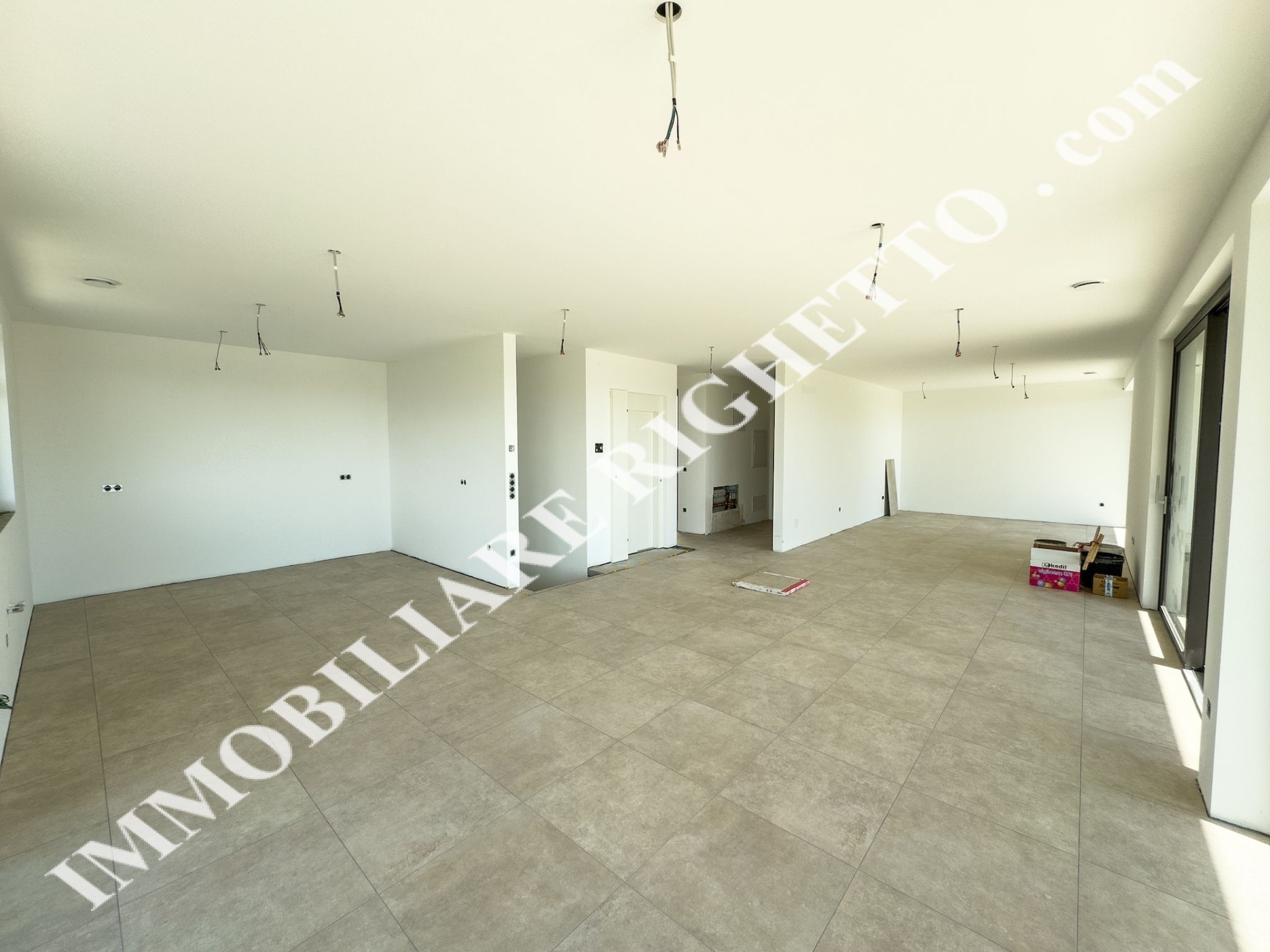 offer property for sale Beautiful, modern villas with private pools and LAKE VIEW.